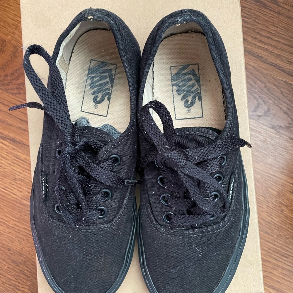 Vans - Picture 3 of 7